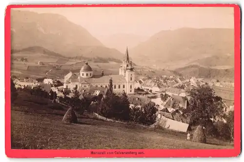 Fotografie Nicolaus Kuss, Mariazell, Ansicht Mariazell, Blick auf die Wallfahrtkiche und den Ort
