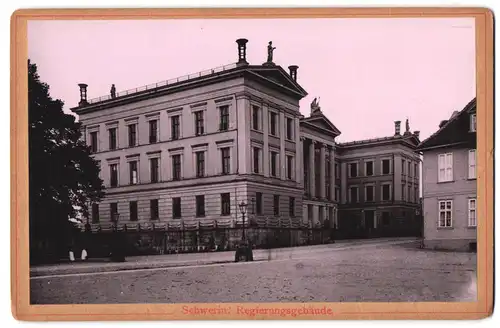 Fotografie unbekannter Fotograf, Ansicht Schwerin, Blick auf das Regierungsgebäude