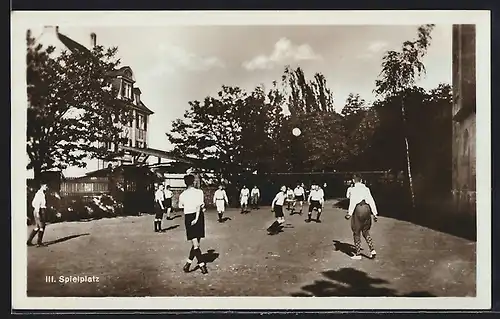 AK Würzburg, Bischöfliches Studienseminar, Ferdinandeum, Kinder auf Spielplatz