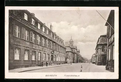AK Bayreuth, Partie in der Friedrichstrasse mit Kindergruppe