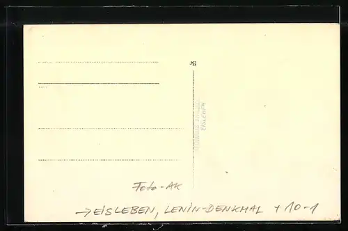 Foto-AK Eisleben, Am Lenin-Denkmal mit August-Bebel-Haus, Hotel Goldener Sternenwagen