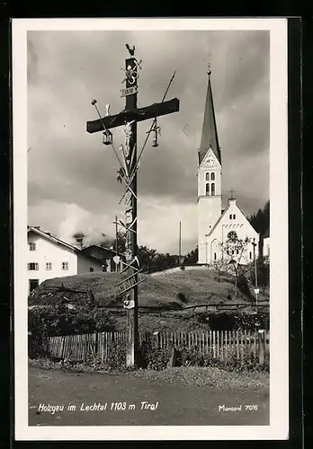 AK Holzgau im Lechtal, Kirche mit Flurkreuz