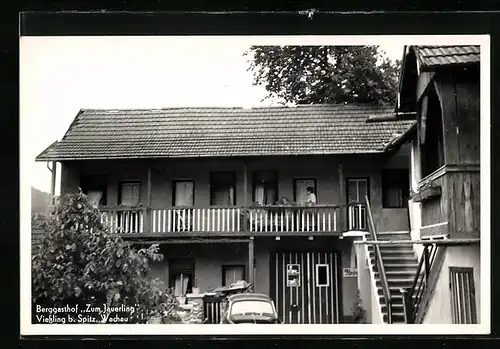 AK Spitz in der Wachau, Viessling, Berggasthof Zum Jauerling mit Parkplatz