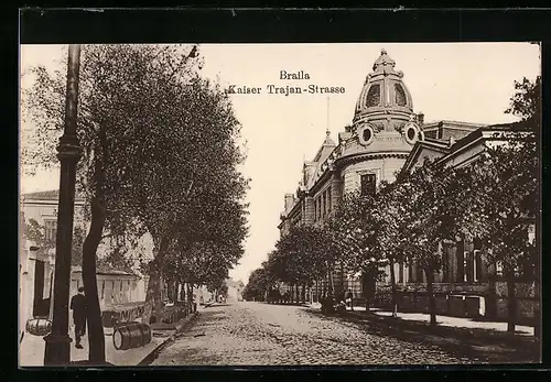 AK Braila, Kaiser-Trajan-Strasse mit Bäumen