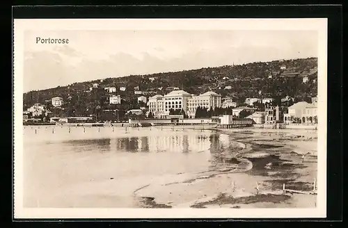 AK Portorose, Strandpartie mit Blick auf die Ortschaft