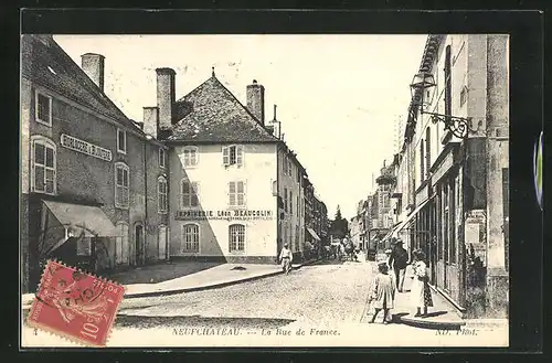 AK Neufchateau, La Rue de France