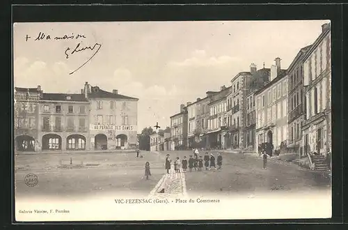 AK Vic-Fezensac, Place du Commerce