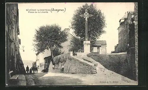 AK Sévérac-le-Chateau, Place de la Liberté, Ortspartie