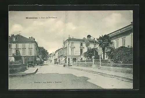 AK Mussidan, Rue de Bordeaux, Strassenpartie