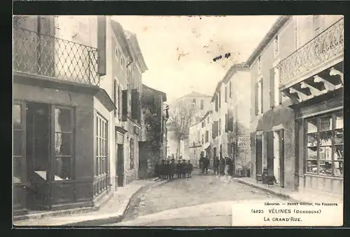 AK Vélines, La Grand`Rue, Strassenpartie