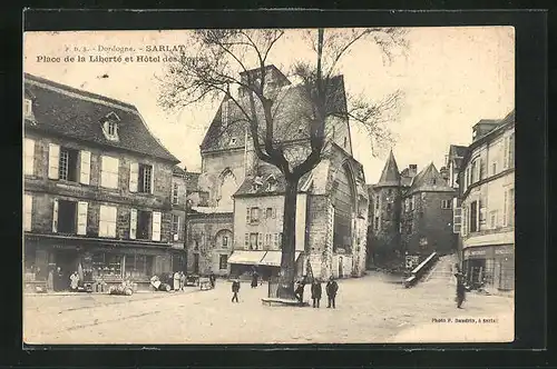 AK Sarlat, Place de la Liberté et Hôtel des Postes