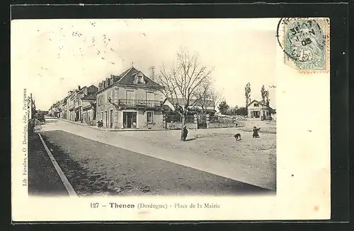 AK Thenon, Place de la Mairie