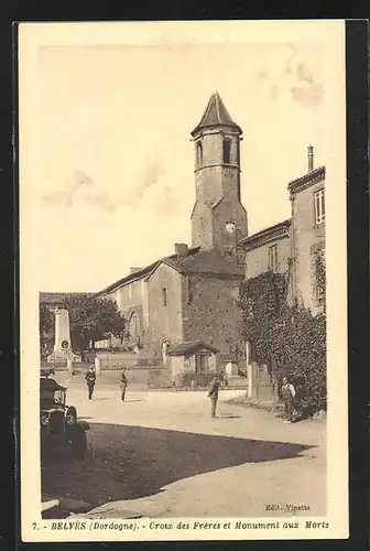 AK Belves, Croix des Freres et Monument aux Morts