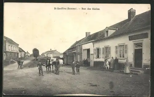 AK St-Sauflieu, Rue des Saules, Strassenpartie im Ortskern