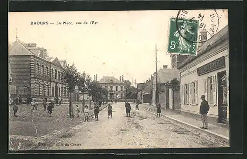 AK Daours, La Place, vue de l`Est