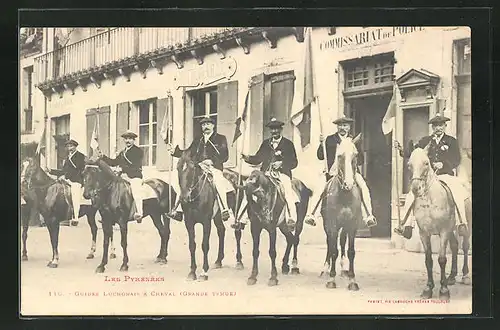 AK Luchon, Guides luchonais à cheval, Grande tenue