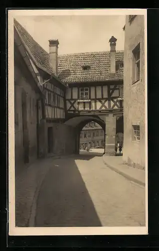 AK Kronach /Frankenwald, Strassenpartie mit Tordurchgang