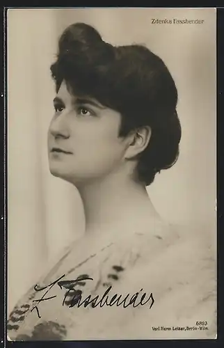 AK Opernsängerin Zdenka Fassbender im Halbprofil porträtiert, Autograph