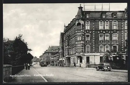 AK Nordhausen / Harz, Karl-Marx-Strasse mit Autos und Fussgängern