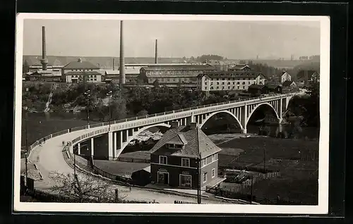 AK Judenburg, Ortsansicht mit Fabrik und Brücke