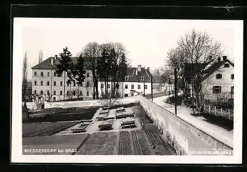 AK Graz, Messendorf, Strassenpartie in der Ortschaft