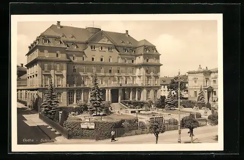 AK Gotha, Strasse am Schlosshotel