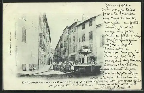 AK Draguignan, La Grande Rue et la Fontaine