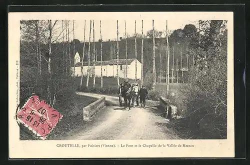 AK Croutelle, Le Pont et la Chapelle de la Vallee de Mezeau