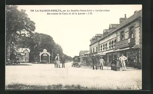 AK La Maison-Brulée, Le Carrefour des routes de Caen et de la Londe, Hôtel de la Forêt
