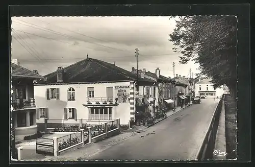 AK Monthureux-sur-Saone, Rue du Général Leclerc et Place de la République