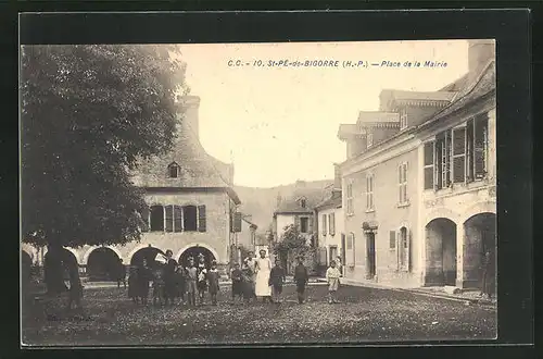 AK Saint-Pé-de-Bigorre, Place de la Mairie