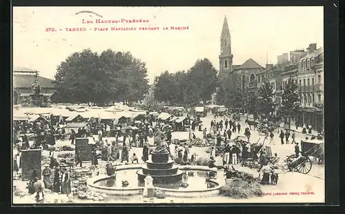 AK Tarbes, Place Margadieu pendant le marché