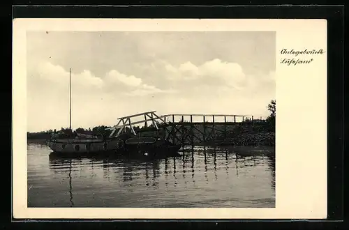 AK Lühesand, Anlagebrücke mit Segelboot