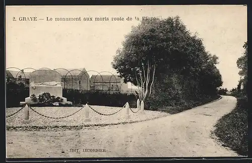 AK Graye, le Monument aux morts route de la Plage