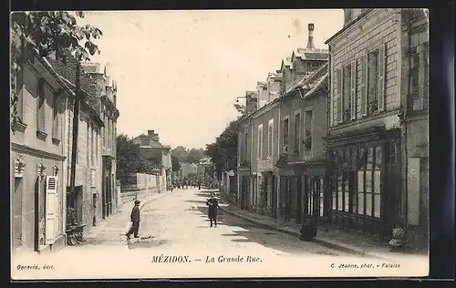 AK Mezidon, La Grande Rue
