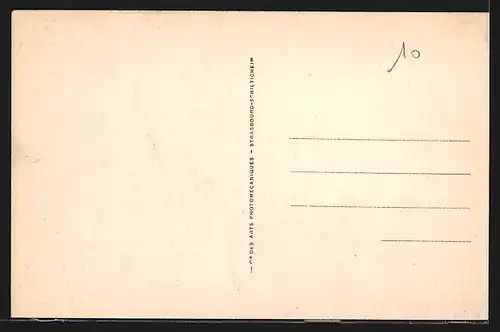 AK Houlgate, la Ferme Vimard vue de la cour