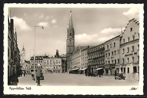 AK Eggenfelden / Ndb., Platz mit Gasthaus Bayerischer Hof