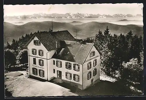 AK Badenweiler /Schwarzwald, Hotel Hochblauen mit Blick auf die Alpen