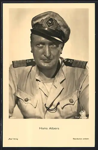 AK Schauspieler Hans Albers in Uniform und mit Uniformmütze