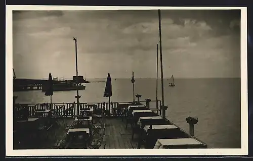 AK Neusiedl am See, Abendstimmung an der Restaurantsterrasse