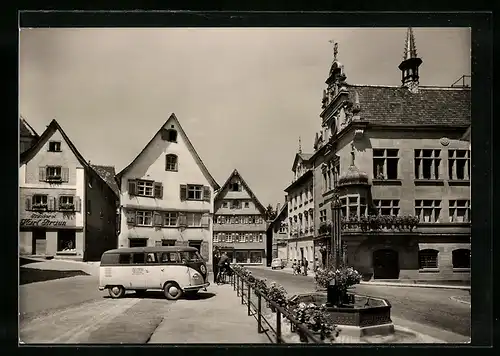 AK Messkirch, Das Rathaus und VW-Bulli im Vordergrund