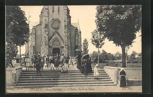 AK Ustaritz, L`Église, Sortie de Messe