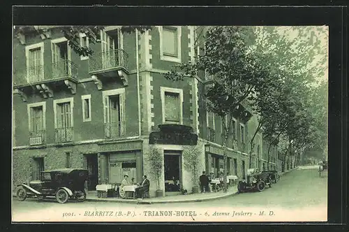AK Biarritz, Strasse am Trianon Hotel, 6 Avenue Jaulerry