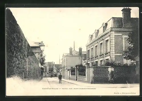 AK Crépy-en-Valois, Postes Rue Jean Jacques-Rousseau