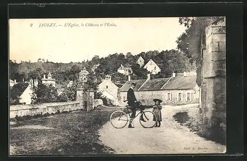 AK Jaulzy, L`Église, le Château et l`École