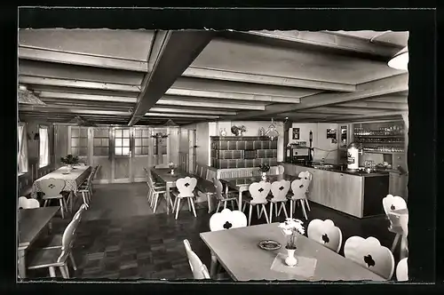 AK Obersimonswald /bad. Schwarzwald, Gasthaus z. Erle, Bes. Lambert Hornuss, Innenansicht