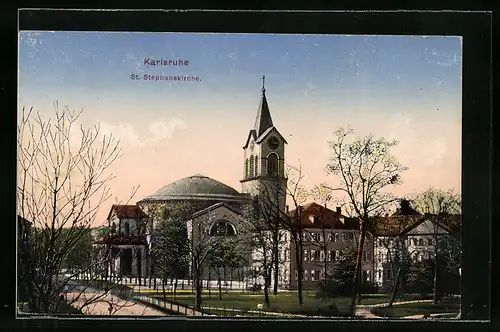 AK Karlsruhe i. B., auf dem Platz vor der St. Stephanskirche