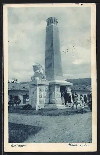 AK Esztergom, Hösök szobra