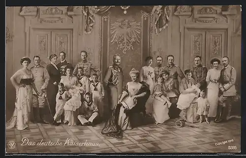 AK Das deutsche Kaiserhaus von Preussen, Gruppenaufnahme des Kaiserhauses