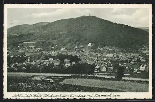 AK Suhl / Thür. Wald, Gesamtansicht, Blick zum Domberg mit Bismarckturm